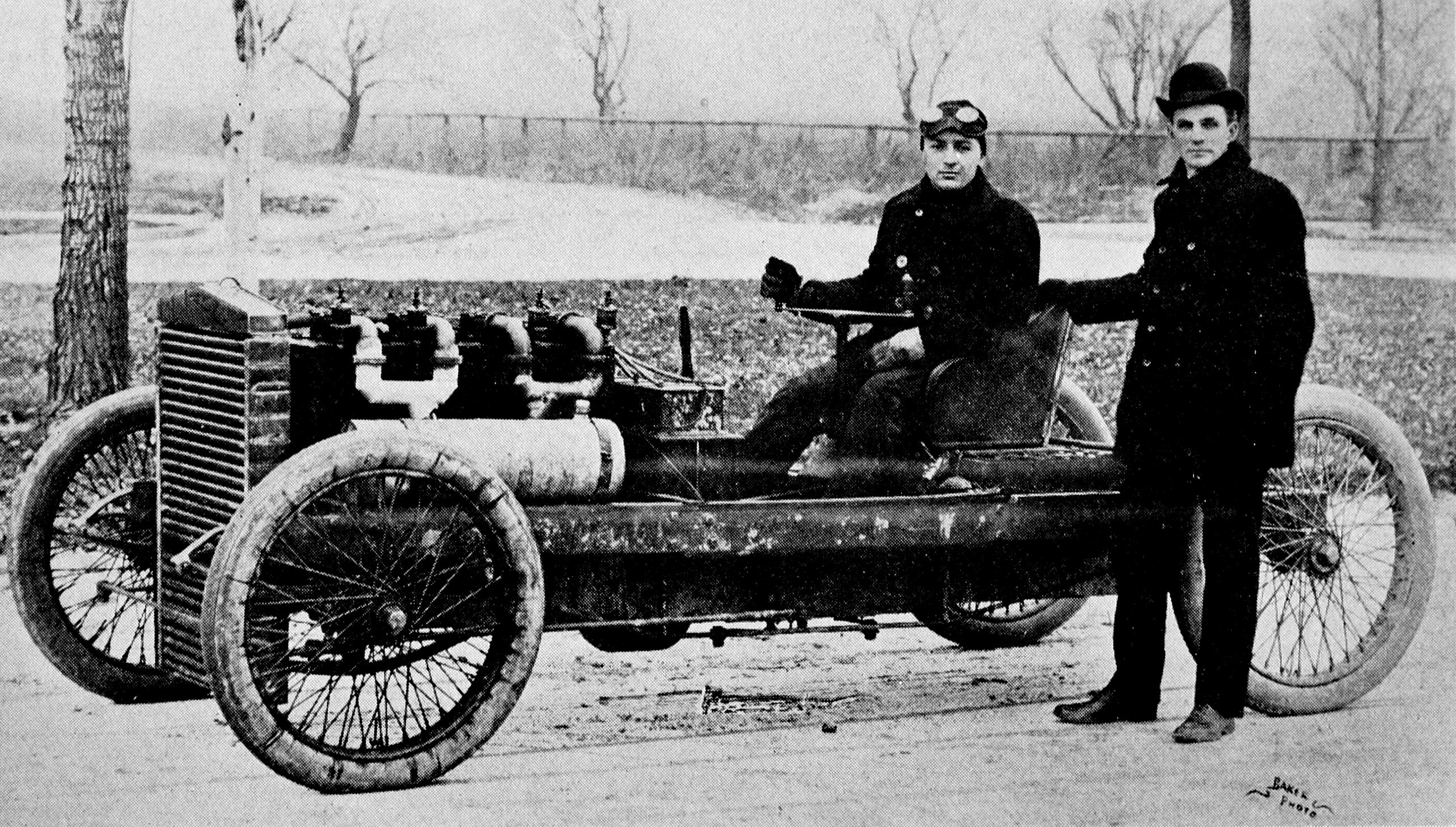 Henry_Ford_and_Barney_Oldfield_with_Old_999,_1902