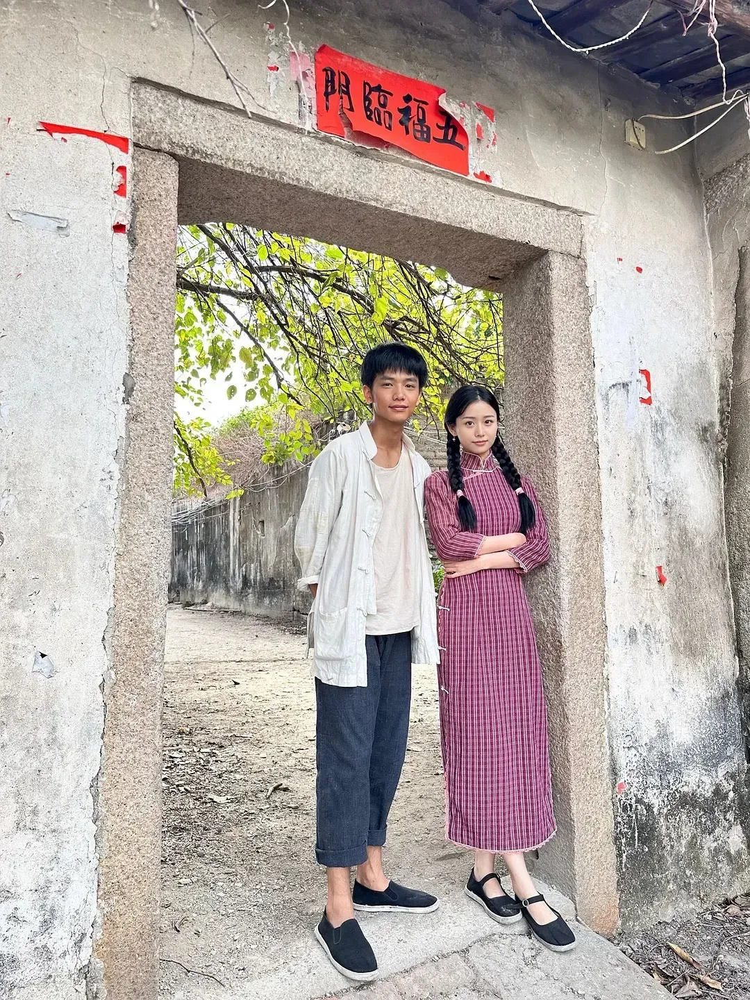 王晓慧凭《给阿嬷的情书》爆红,却拒绝六位数签约费回归本职,设计师的清醒选择