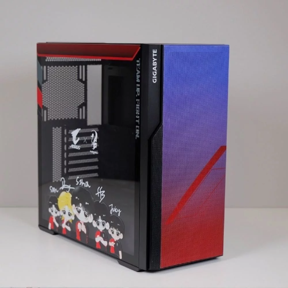 技嘉AORUS × AQ战队联名电竞整机发布:从赛场到桌面,胜利装备触手可及